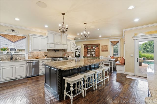 5621 W Charleston Street, Broken Arrow, OK 74011