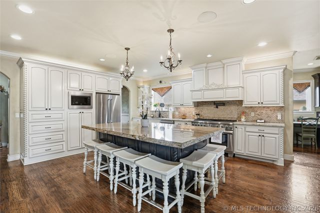5621 W Charleston Street, Broken Arrow, OK 74011