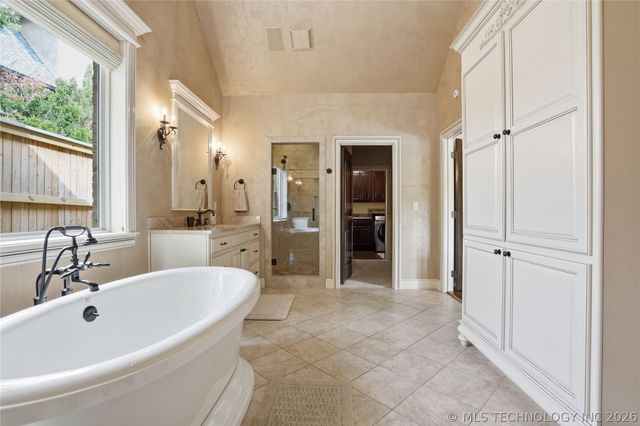 5621 W Charleston Street, Broken Arrow, OK 74011