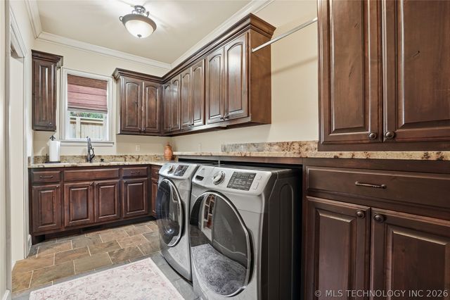 5621 W Charleston Street, Broken Arrow, OK 74011