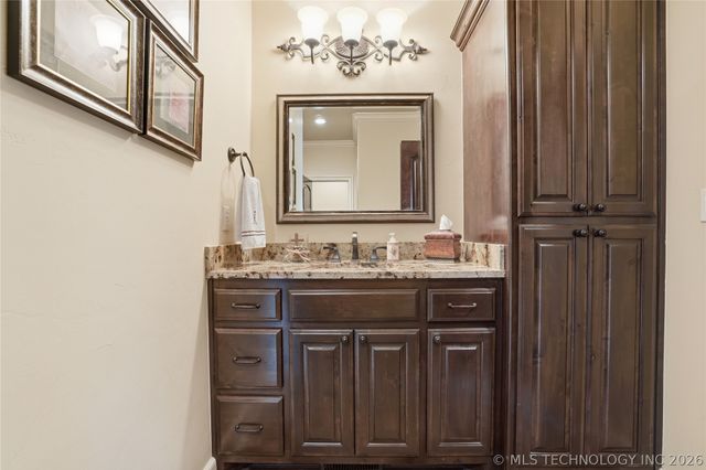 5621 W Charleston Street, Broken Arrow, OK 74011