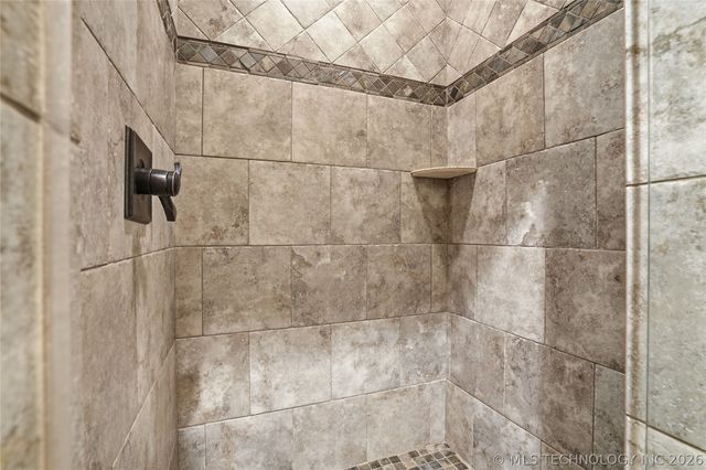 5621 W Charleston Street, Broken Arrow, OK 74011