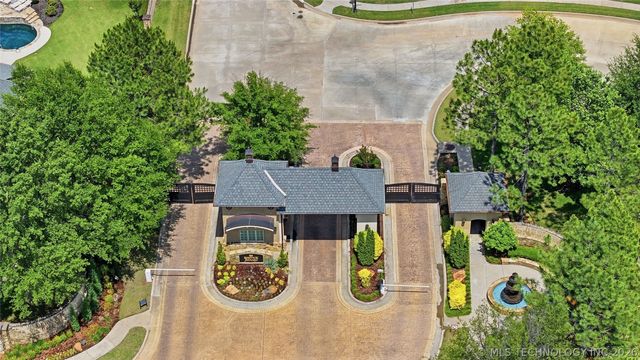 5621 W Charleston Street, Broken Arrow, OK 74011