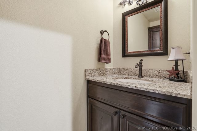 5621 W Charleston Street, Broken Arrow, OK 74011