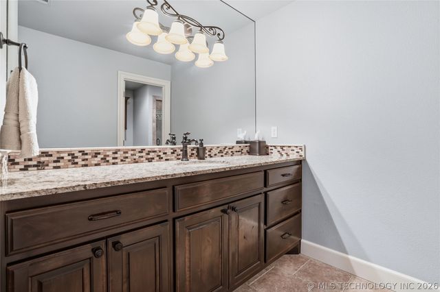 5621 W Charleston Street, Broken Arrow, OK 74011