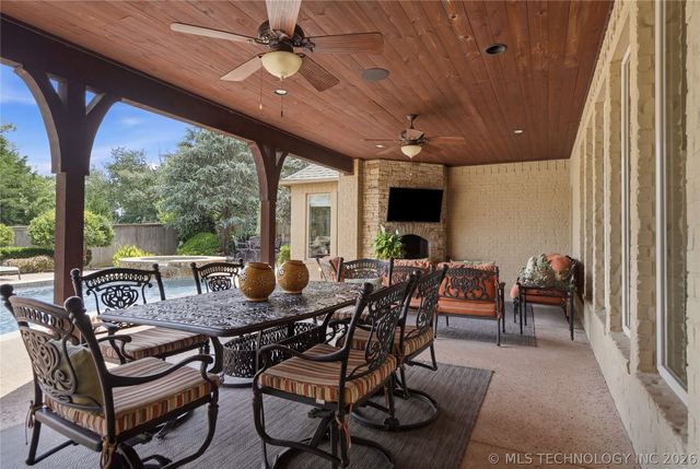 5621 W Charleston Street, Broken Arrow, OK 74011