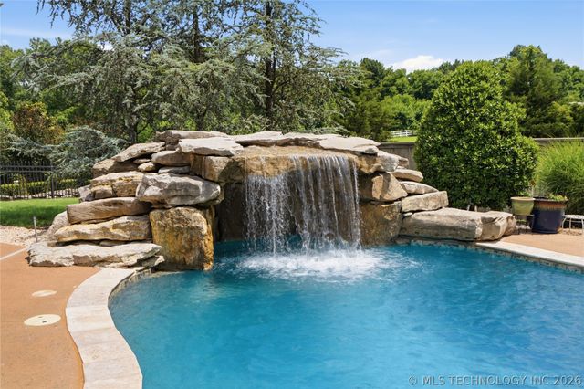 5621 W Charleston Street, Broken Arrow, OK 74011