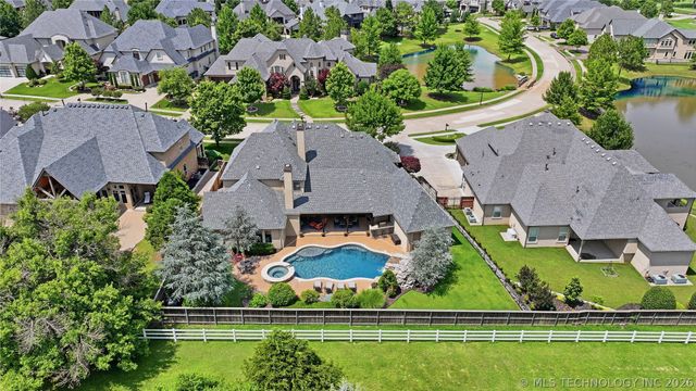 5621 W Charleston Street, Broken Arrow, OK 74011