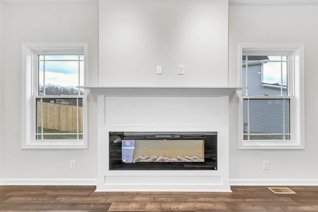 1465 Isaiah Dr, Clarksville, TN 37042