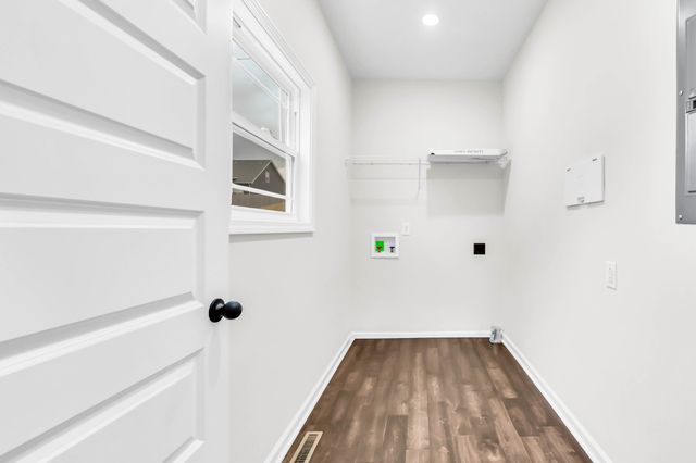 1465 Isaiah Dr, Clarksville, TN 37042