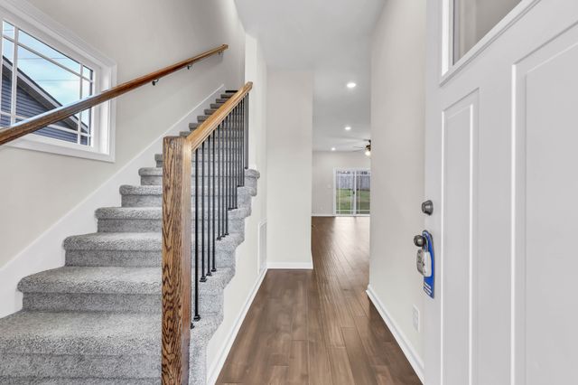 1465 Isaiah Dr, Clarksville, TN 37042