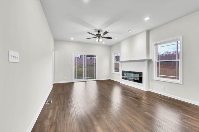 1465 Isaiah Dr, Clarksville, TN 37042