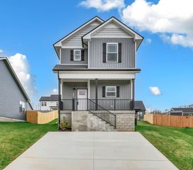 1465 Isaiah Dr, Clarksville, TN 37042