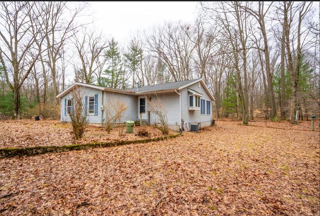 4202 E Pontaluna Road, Fruitport, MI 49415