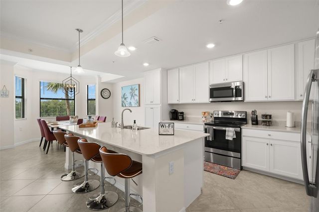 17520 GAWTHROP DRIVE 303, Bradenton, FL 34211