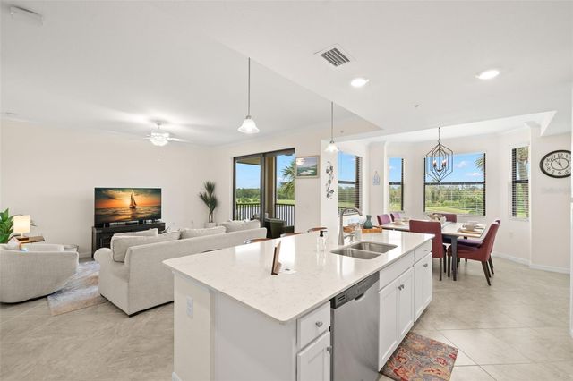 17520 GAWTHROP DRIVE 303, Bradenton, FL 34211