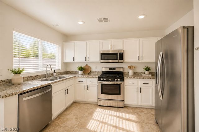 1125 Cathedral Ridge Street, Henderson, NV 89052