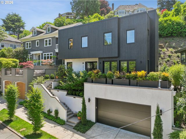 2870 Nw WESTOVER Rd, Portland, OR 97210