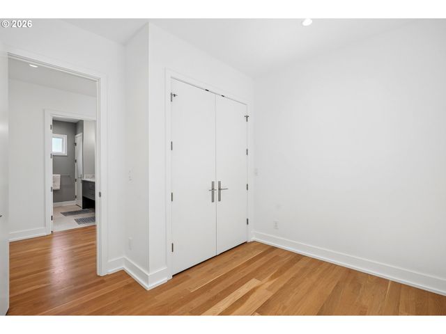 2870 Nw WESTOVER Rd, Portland, OR 97210