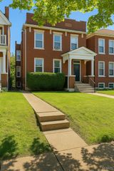 4422 Holly Avenue, St Louis, MO 63115