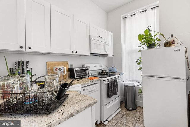 348 GREEN LN, Philadelphia, PA 19128