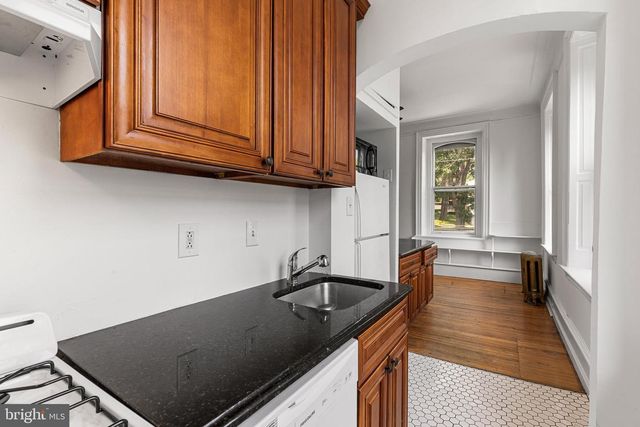 348 GREEN LN, Philadelphia, PA 19128