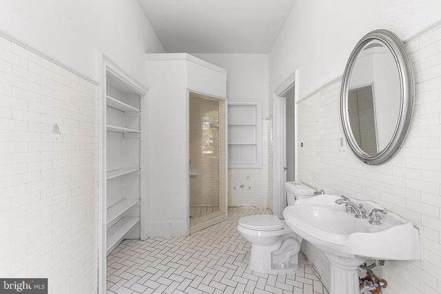 348 GREEN LN, Philadelphia, PA 19128