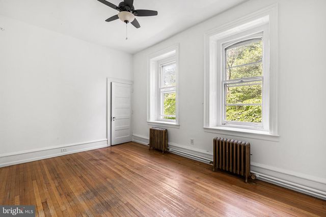 348 GREEN LN, Philadelphia, PA 19128
