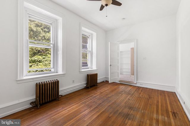 348 GREEN LN, Philadelphia, PA 19128