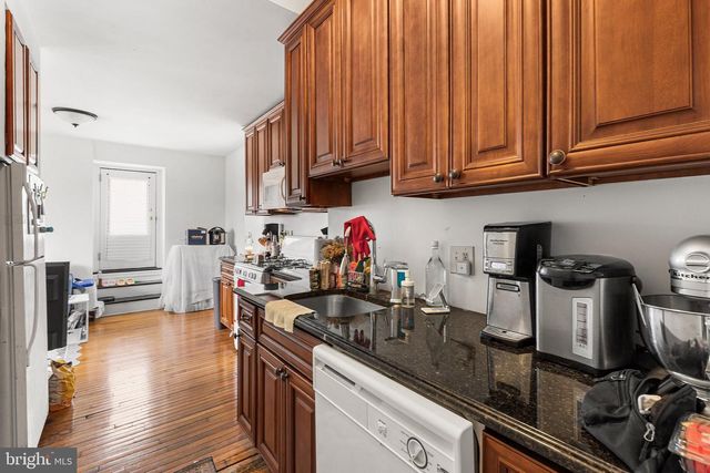 348 GREEN LN, Philadelphia, PA 19128