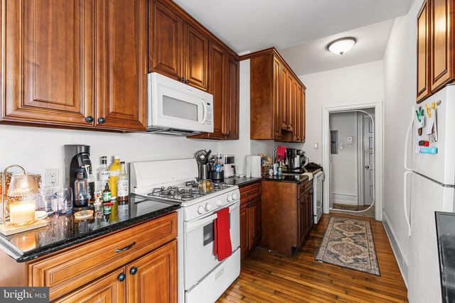 348 GREEN LN, Philadelphia, PA 19128