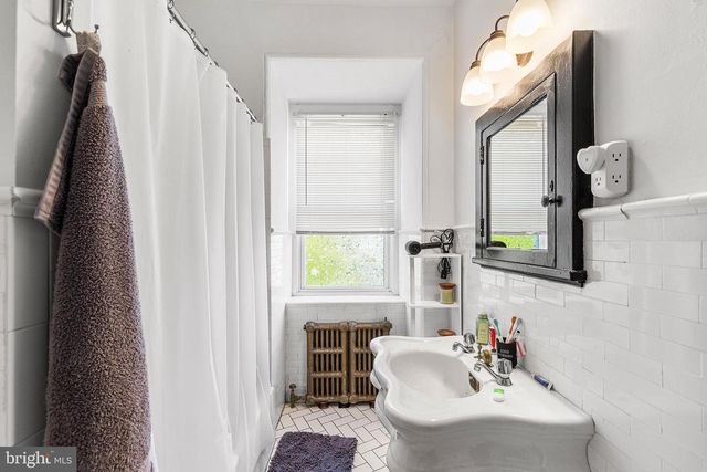 348 GREEN LN, Philadelphia, PA 19128