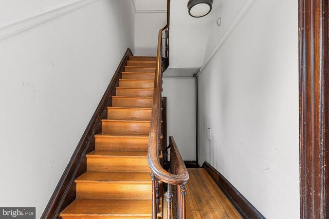 348 GREEN LN, Philadelphia, PA 19128