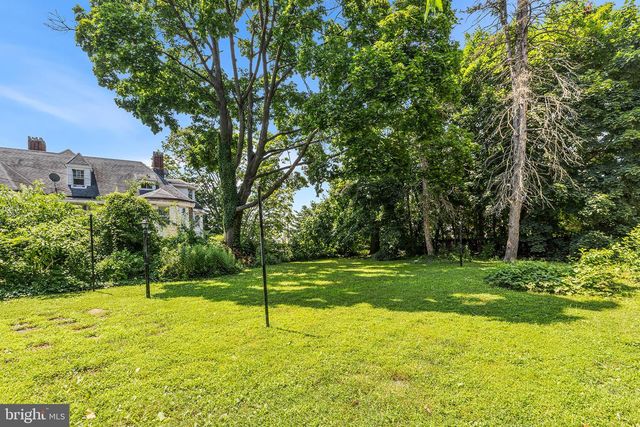 348 GREEN LN, Philadelphia, PA 19128