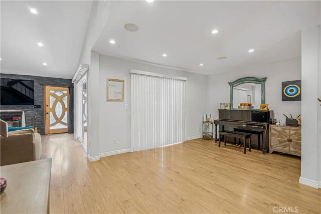 22170 James Alan Circle 1, Chatsworth, CA 91311