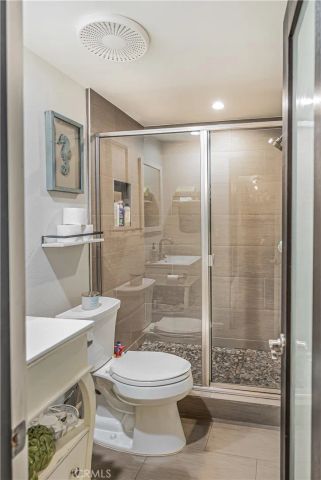 22170 James Alan Circle 1, Chatsworth, CA 91311