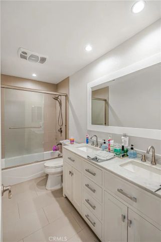 22170 James Alan Circle 1, Chatsworth, CA 91311