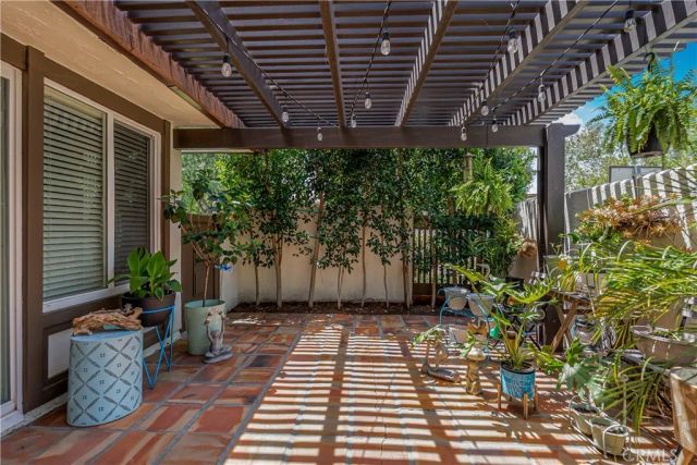 22170 James Alan Circle 1, Chatsworth, CA 91311
