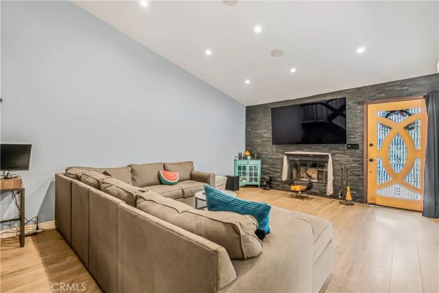 22170 James Alan Circle 1, Chatsworth, CA 91311