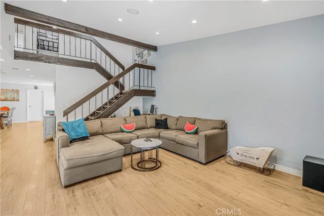 22170 James Alan Circle 1, Chatsworth, CA 91311