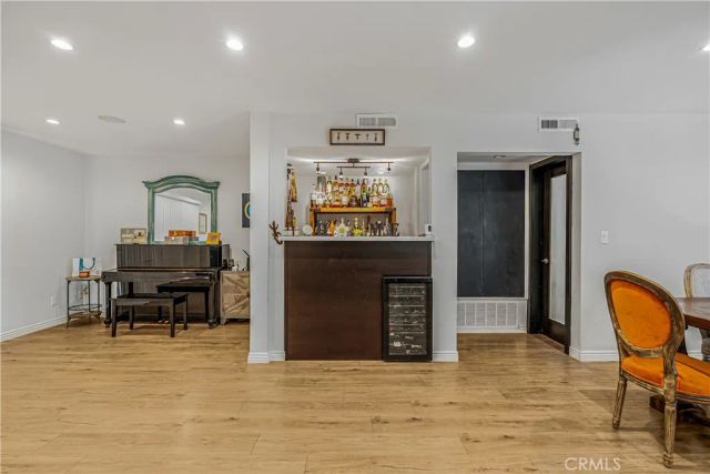 22170 James Alan Circle 1, Chatsworth, CA 91311