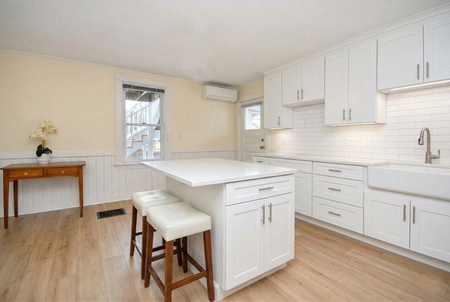 12-14 Willow St, Concord, MA 01742