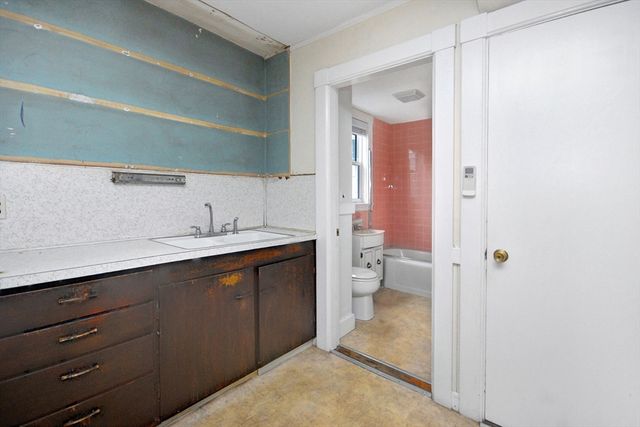 12-14 Willow St, Concord, MA 01742