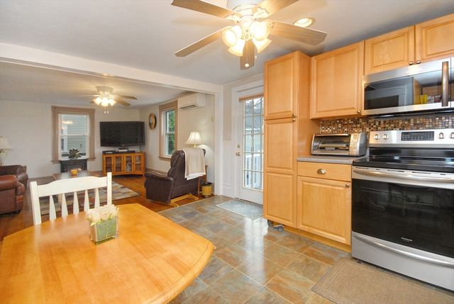 12-14 Willow St, Concord, MA 01742