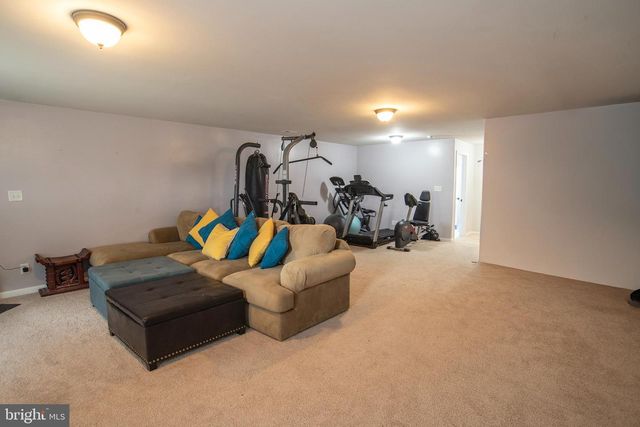 10216 OSAGE DR, Fredericksburg, VA 22408