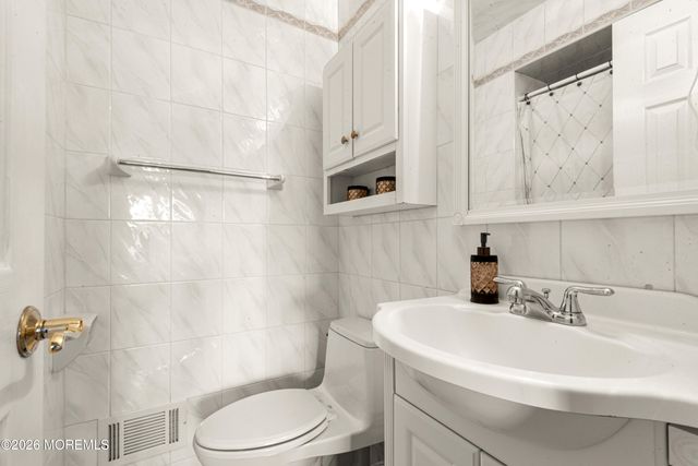 6 Surrey Drive, Old Bridge, NJ 08857