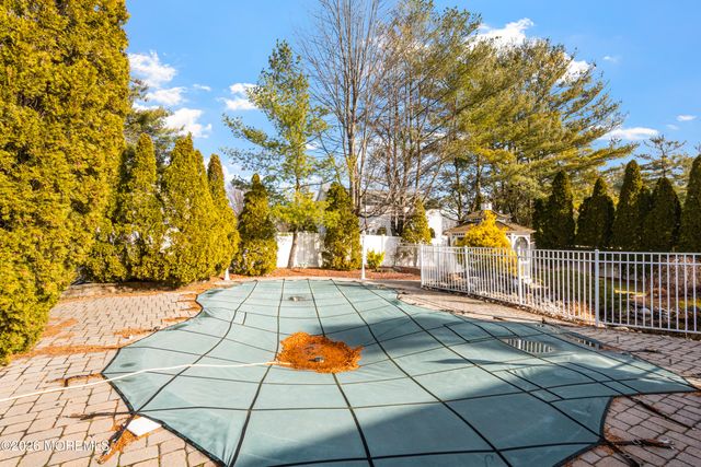 6 Surrey Drive, Old Bridge, NJ 08857