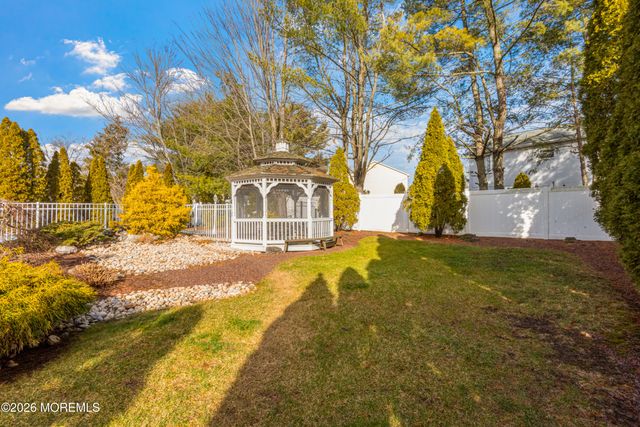 6 Surrey Drive, Old Bridge, NJ 08857