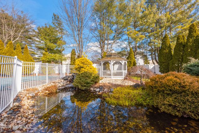 6 Surrey Drive, Old Bridge, NJ 08857