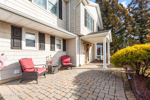 6 Surrey Drive, Old Bridge, NJ 08857